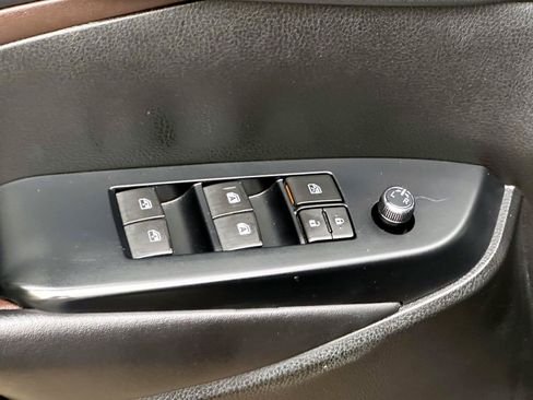 Used 2019 Toyota Highlander XLE AWD/4WD image 11