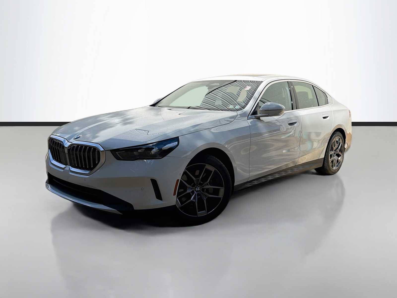 Used 2026 BMW 530i xDrive AWD/4WD image 1