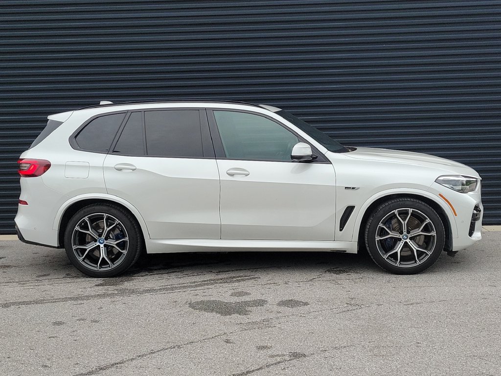 Used 2022 BMW X5 xDrive45e w/ M Sport Package AWD/4WD image 8
