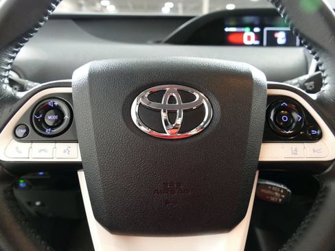 Used 2016 Toyota Prius Three Touring FWD image 12