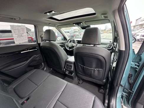 Used 2024 Kia Seltos EX image 16