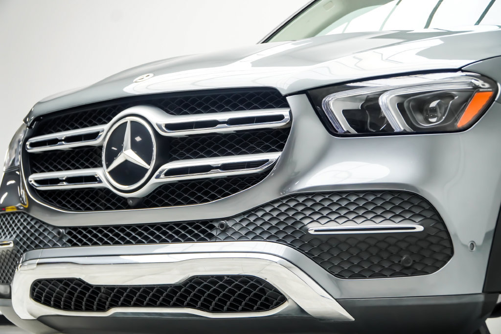 Used 2023 Mercedes-Benz GLE 450 4MATIC w/ Premium Package image 2