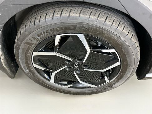 Used 2024 Hyundai Ioniq 5 SEL AWD/4WD image 11