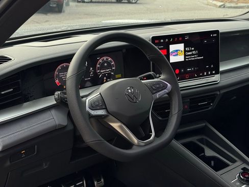 New 2026 Volkswagen Tiguan SE R-Line image 19