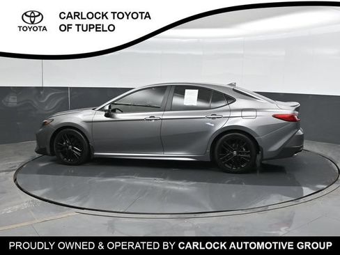 Used 2025 Toyota Camry SE FWD image 9