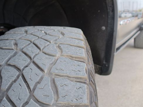 Used 2024 GMC Sierra 2500 AT4X image 17