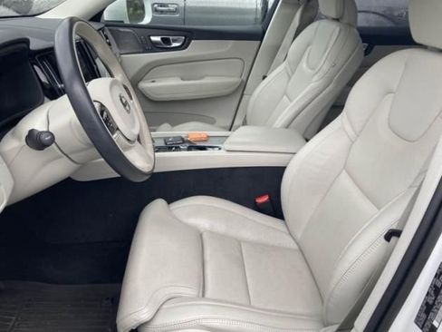 Used 2023 Volvo XC60 B5 Ultimate w/ Climate Package AWD/4WD image 2
