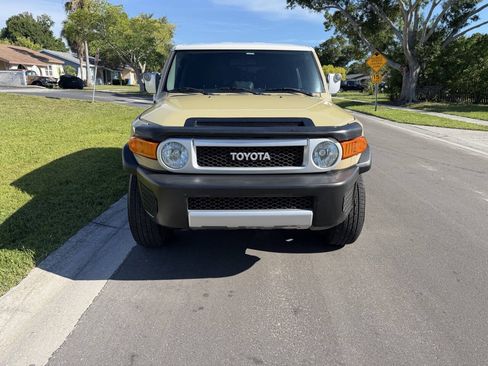 Used 2011 Toyota FJ Cruiser 4WD w/ Upgrade Pkg image 5