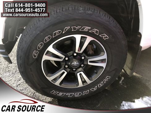 Used 2016 Toyota Tacoma SR5 image 22