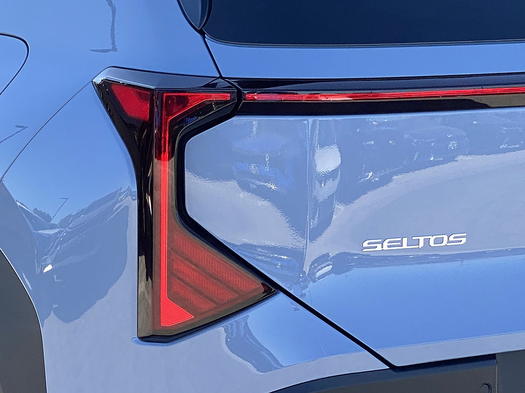 New 2027 Kia Seltos S FWD image 4
