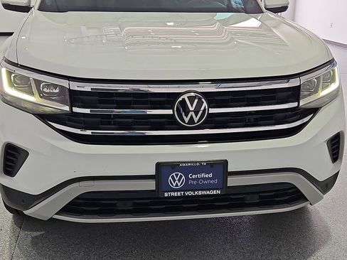 Certified 2023 Volkswagen Atlas Cross Sport SE w/ Panoramic Sunroof Package FWD image 10