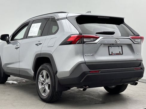 Used 2025 Toyota RAV4 XLE w/ Convenience Package image 4