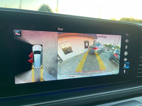 Used 2020 Mercedes-Benz GLS 450 4MATIC image 11