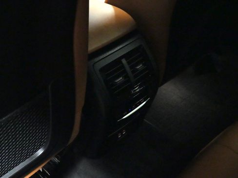 Used 2023 BMW X3 xDrive30i w/ Premium Package w/ZPA image 10