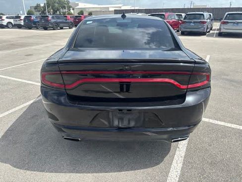 Used 2018 Dodge Charger GT AWD/4WD image 4