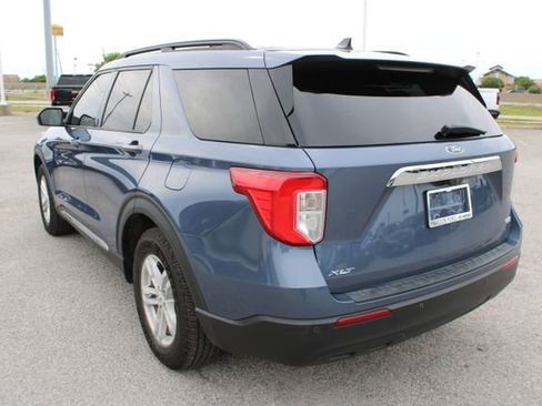 Used 2021 Ford Explorer XLT RWD image 9