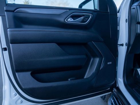 Used 2024 GMC Yukon AT4 w/ Technology Package image 18