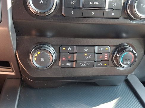 Used 2020 Ford F150 XLT w/ Equipment Group 302A Luxury AWD/4WD image 16