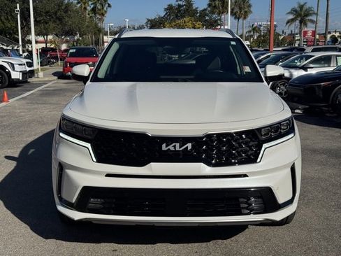 Certified 2022 Kia Sorento SX image 9