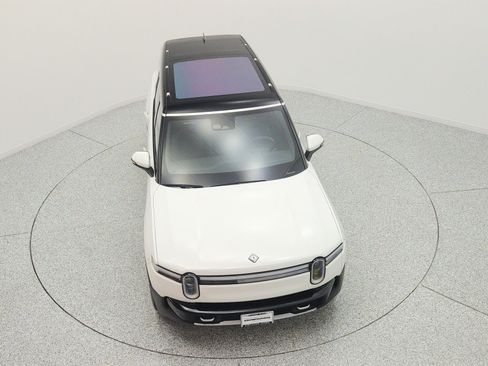 Used 2025 Rivian R1S Adventure AWD/4WD image 23