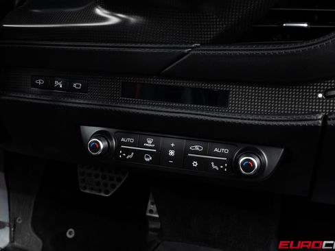 Used 2022 Ferrari F8 Tributo RWD image 32
