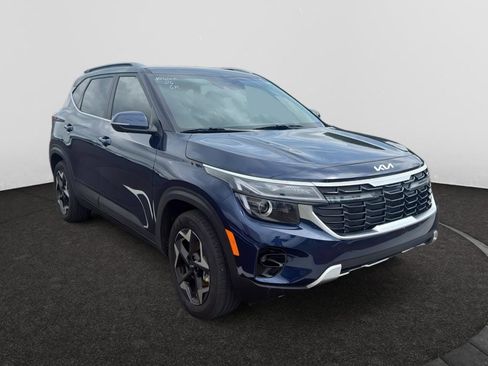 Used 2026 Kia Seltos EX FWD image 3