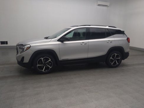 Used 2020 GMC Terrain SLT w/ Preferred Package AWD/4WD image 2