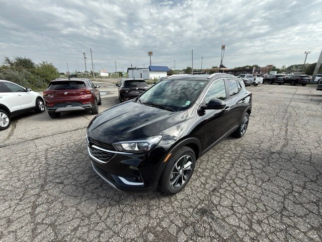 Used 2023 Buick Encore GX Select w/ Safety Package II FWD image 2
