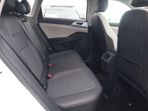 New 2026 Volkswagen Taos SE image 20