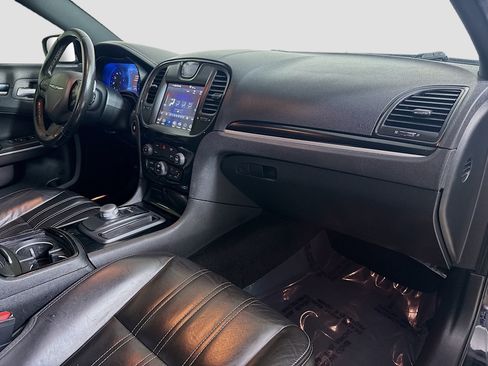 Used 2019 Chrysler 300 S RWD image 30