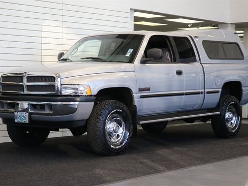Used 1998 Dodge Ram 2500 Truck 4x4 Quad Cab image 3