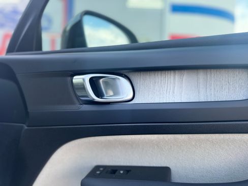 Used 2024 Volvo XC40 B5 Plus w/ Protection Package Premier image 47