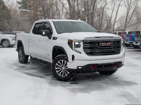 Used 2022 GMC Sierra 1500 AT4 w/ AT4 Preferred Package image 1