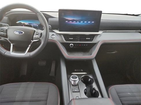 Used 2025 Ford Explorer ST-Line image 12
