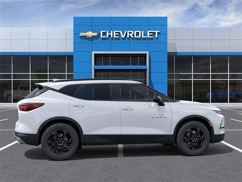 New 2026 Chevrolet Blazer LT image 5