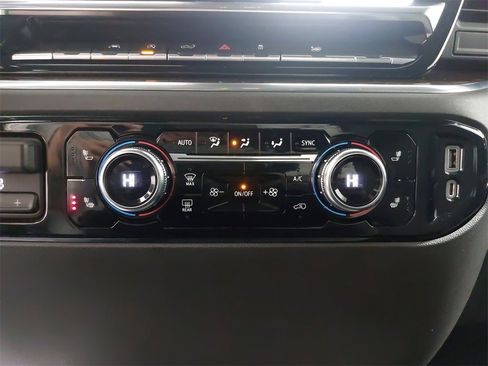 Used 2022 GMC Sierra 1500 Elevation image 21