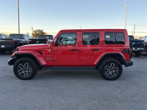 Used 2024 Jeep Wrangler Sahara w/ Technology Group image 9