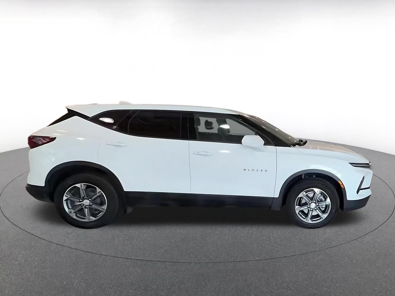 Used 2025 Chevrolet Blazer LT FWD image 15