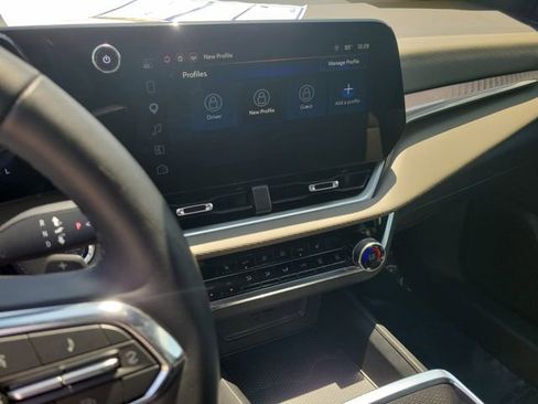 Used 2026 Chevrolet Equinox LT w/ Convenience Package II FWD image 28