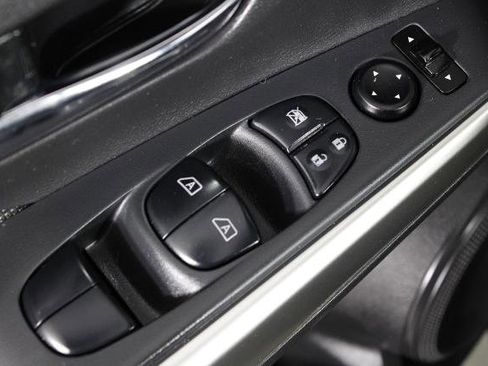 Certified 2019 Nissan Kicks SV image 20