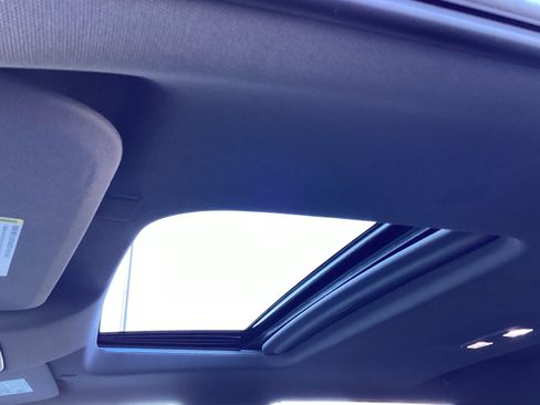 Used 2021 Chevrolet Silverado 1500 LT Trail Boss w/ Convenience Package II image 9