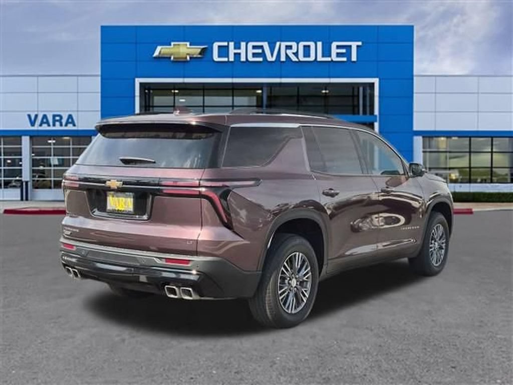 Used 2024 Chevrolet Traverse LT w/ Enhanced Driving Package FWD image 5