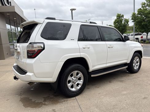 Used 2023 Toyota 4Runner SR5 Premium w/ Moonroof Package RWD image 9