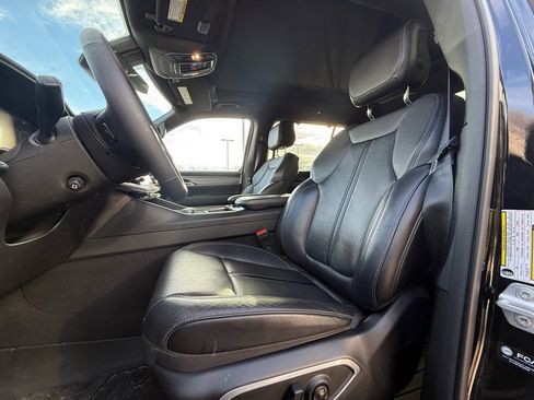 Used 2023 Jeep Wagoneer Series II w/ Convenience Group I image 10