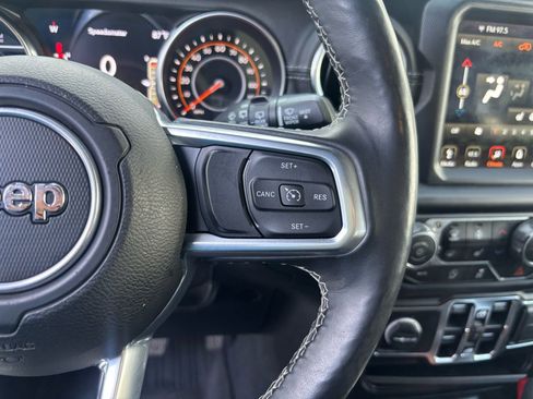 Used 2019 Jeep Wrangler Unlimited Sahara w/ Quick Order Package 24M Moab image 17