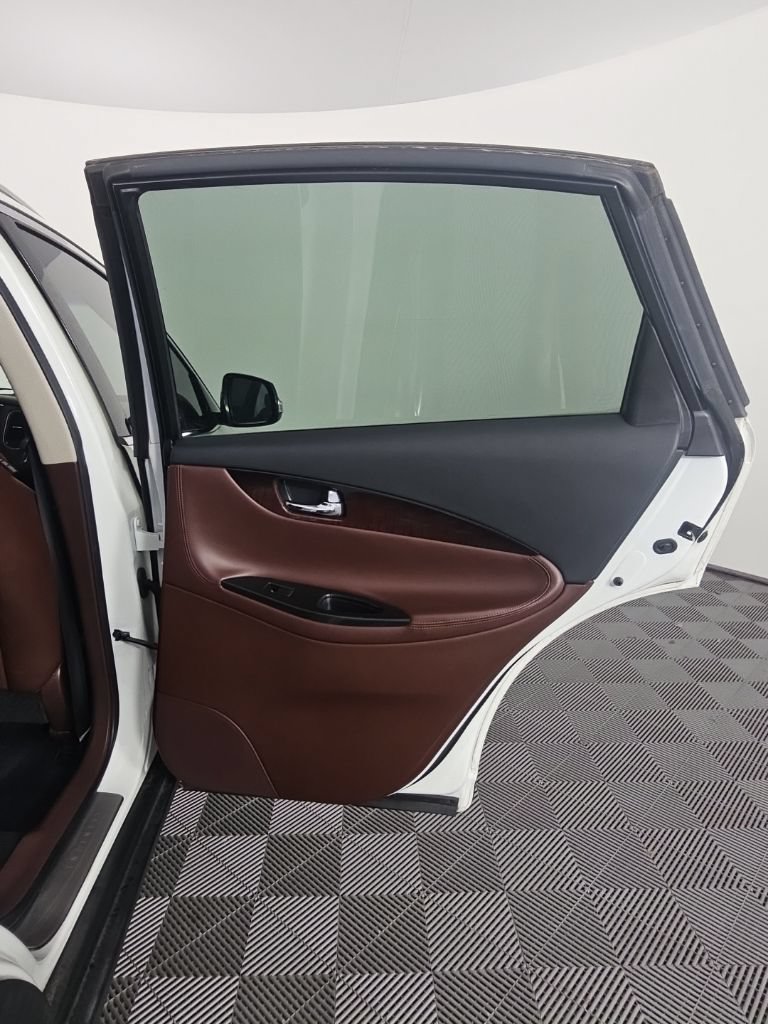 Used 2017 INFINITI QX50 2WD w/ Premium Package image 17