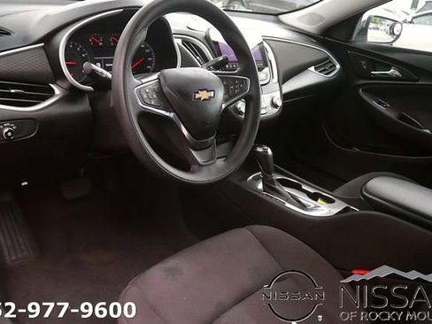 Used 2019 Chevrolet Malibu LS w/ LPO, Convenience Package 2 FWD image 11