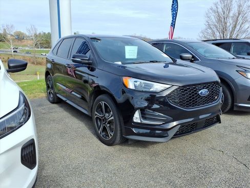 Used 2023 Ford Edge ST image 3