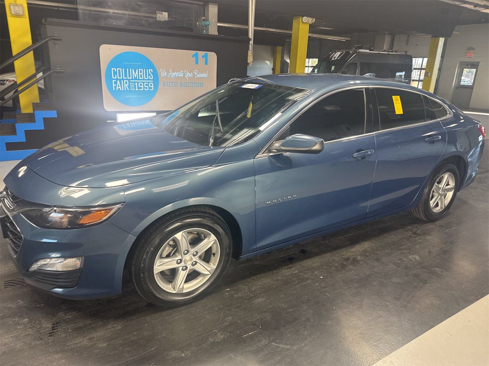 Used 2024 Chevrolet Malibu LT FWD image 2