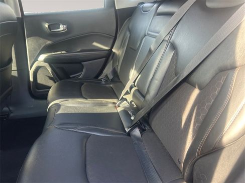 Used 2018 Jeep Compass Latitude w/ Cold Weather Group image 13